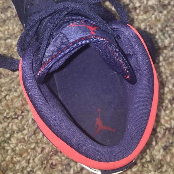 Jordan 1 mid 6Y - Picture 3 of 4